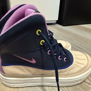 Kids' Nike Woodside 2 High ACG Boots